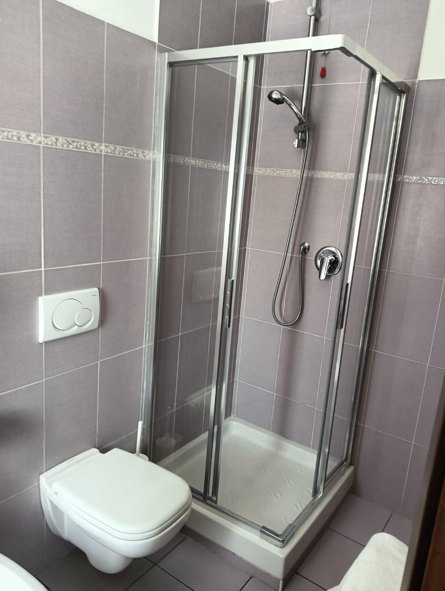 Locanda Da I Baldi Laveno Bagian luar foto